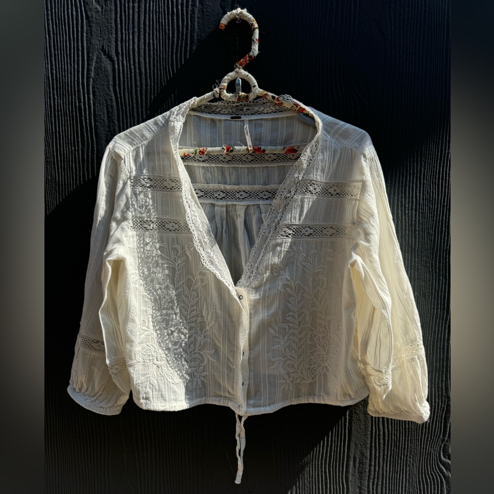 Free People White Embroidered Cropped Peasant Top Small - Picture 2 of 11